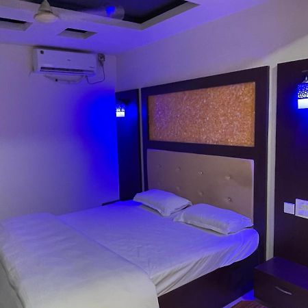 ホテル Bassac Residency Changanācheri エクステリア 写真