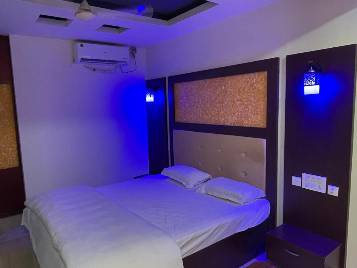 ホテル Bassac Residency Changanācheri エクステリア 写真