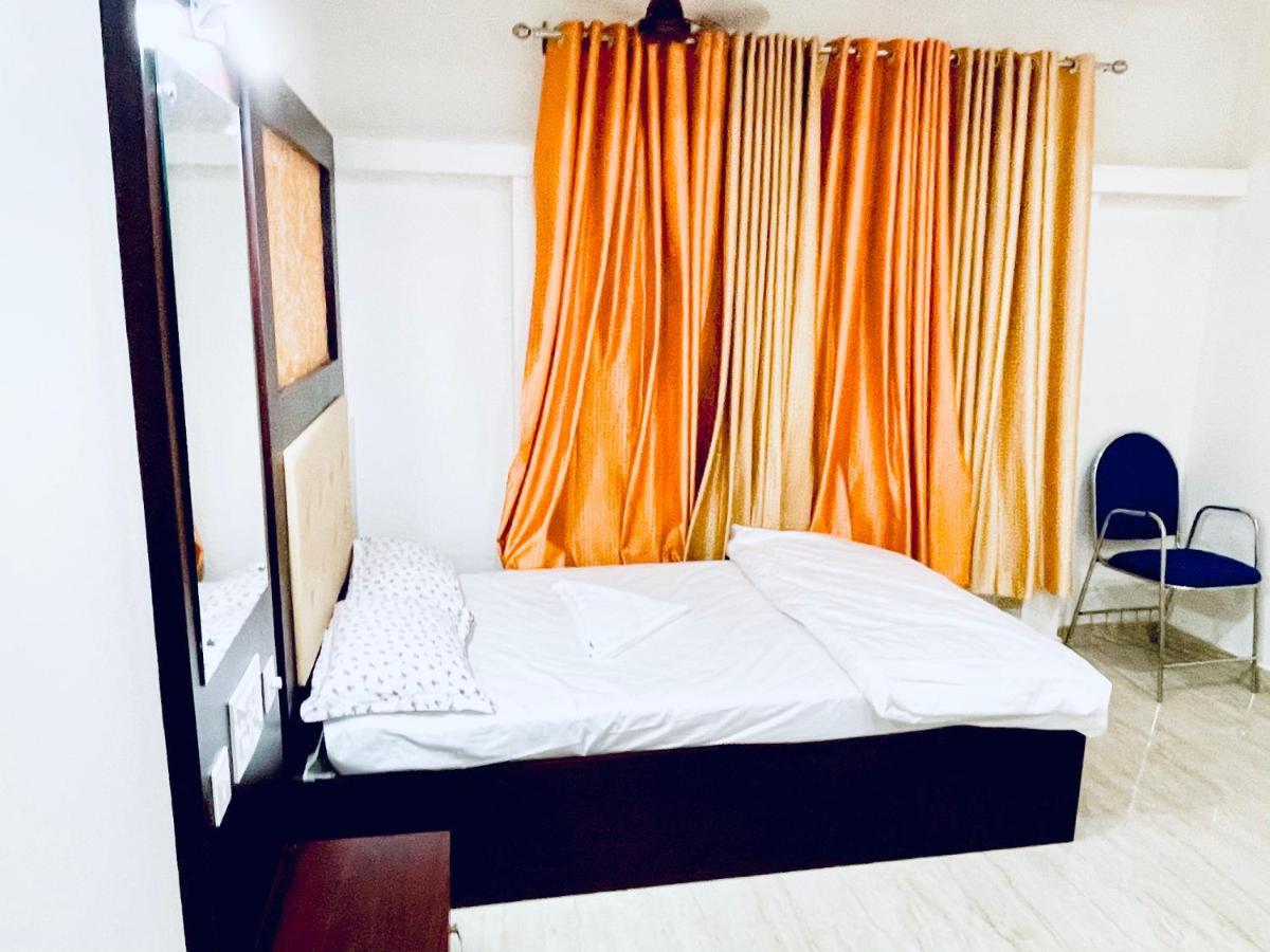 ホテル Bassac Residency Changanācheri エクステリア 写真