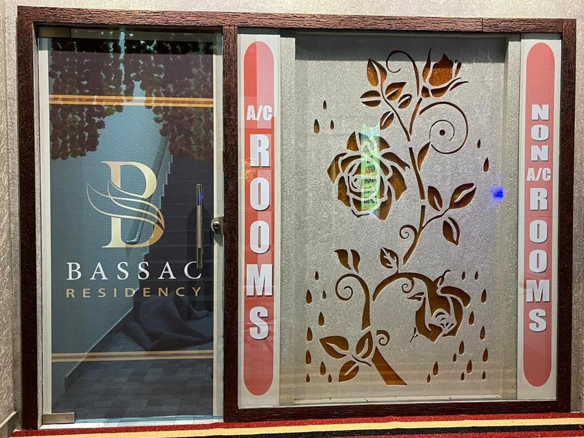 ホテル Bassac Residency Changanācheri エクステリア 写真