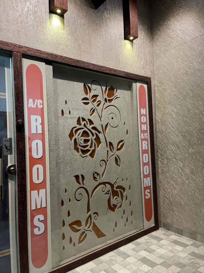 ホテル Bassac Residency Changanācheri エクステリア 写真